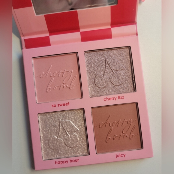 3/$30 CIATE LONDON Cherry Bomb Blush And Highlighter Palette - Picture 6 of 6